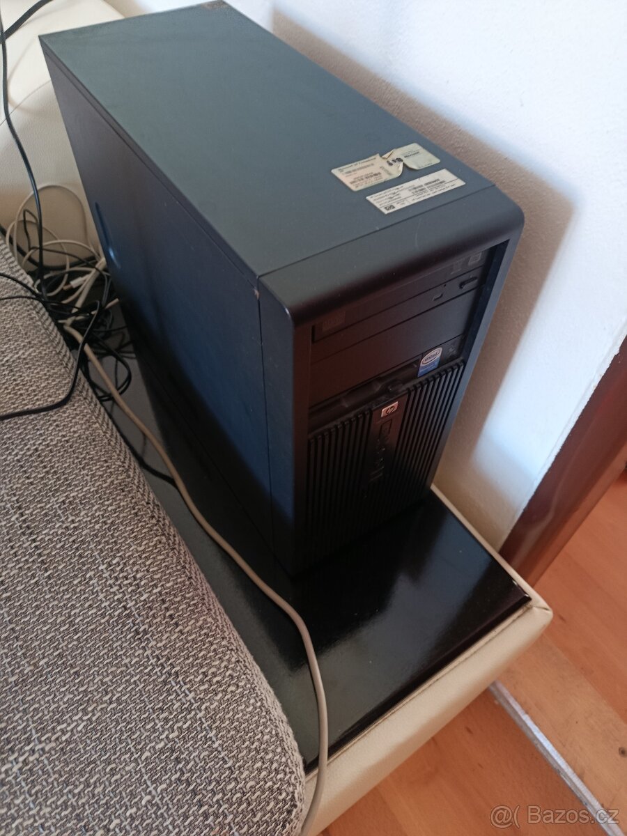 Slušná kompletní počítačová sestava - 2