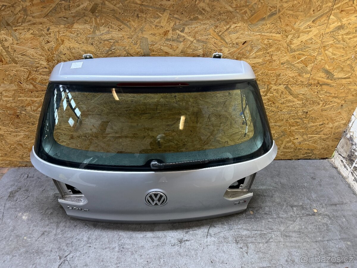 Zadni pate dvere kufr Vw Golf 6 stribrny - 2