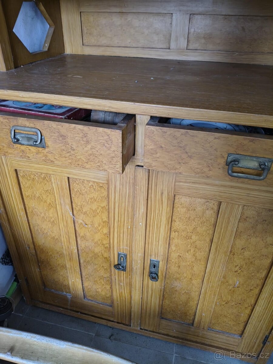 Starožitný příborník - 2