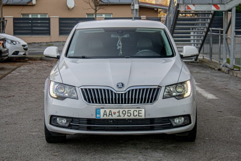 Škoda Superb 2.0 TDI CR 170k Elegance DSG - 2