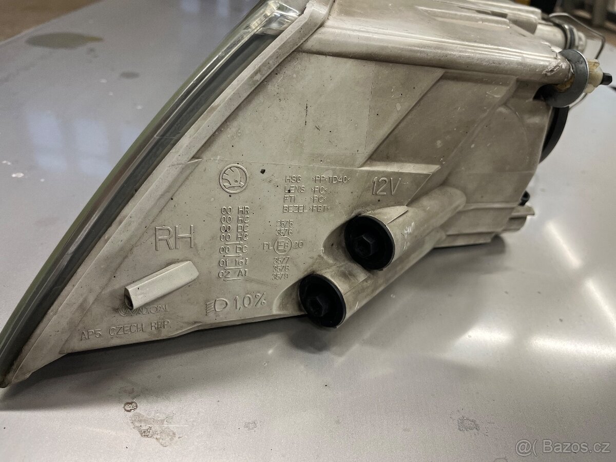 Světlo Škoda octavia 2 xenon - 2