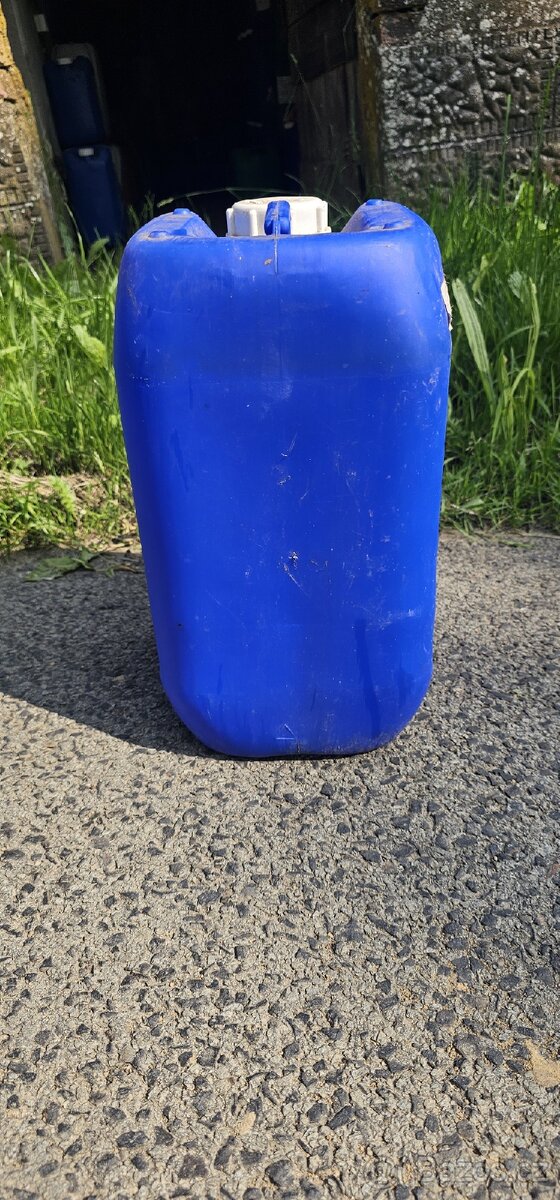 Plastový kanystr 10L - 2