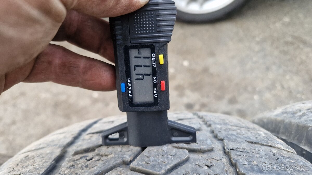 Zimní pneu 235 65 16C - 2