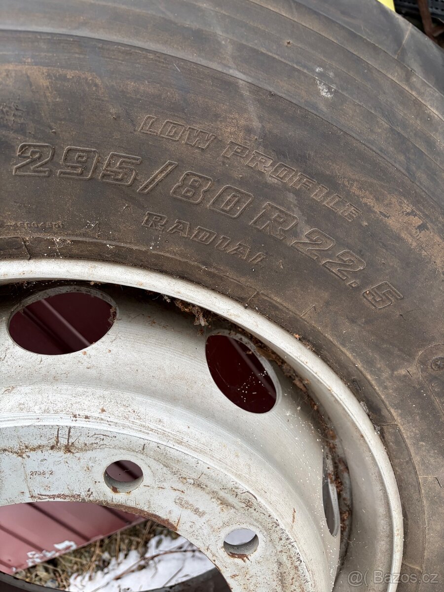 Bridgestone 295/80r22.5 - 2