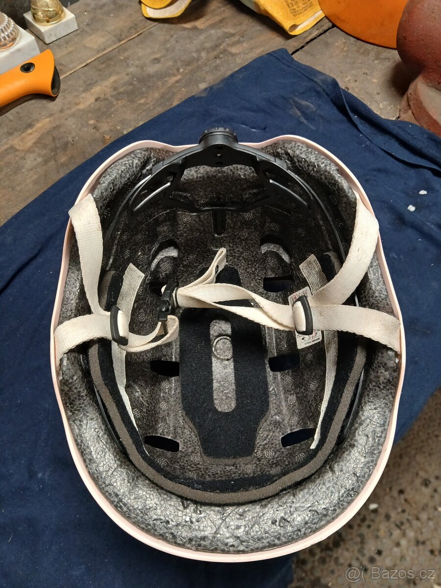 Přilba / helma - 2