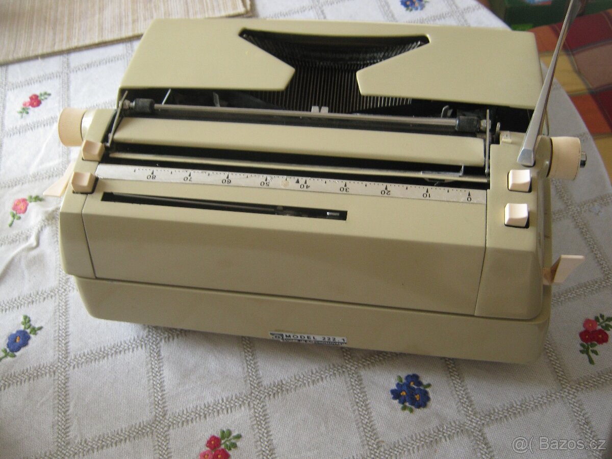 Psací stroj Consul - 2