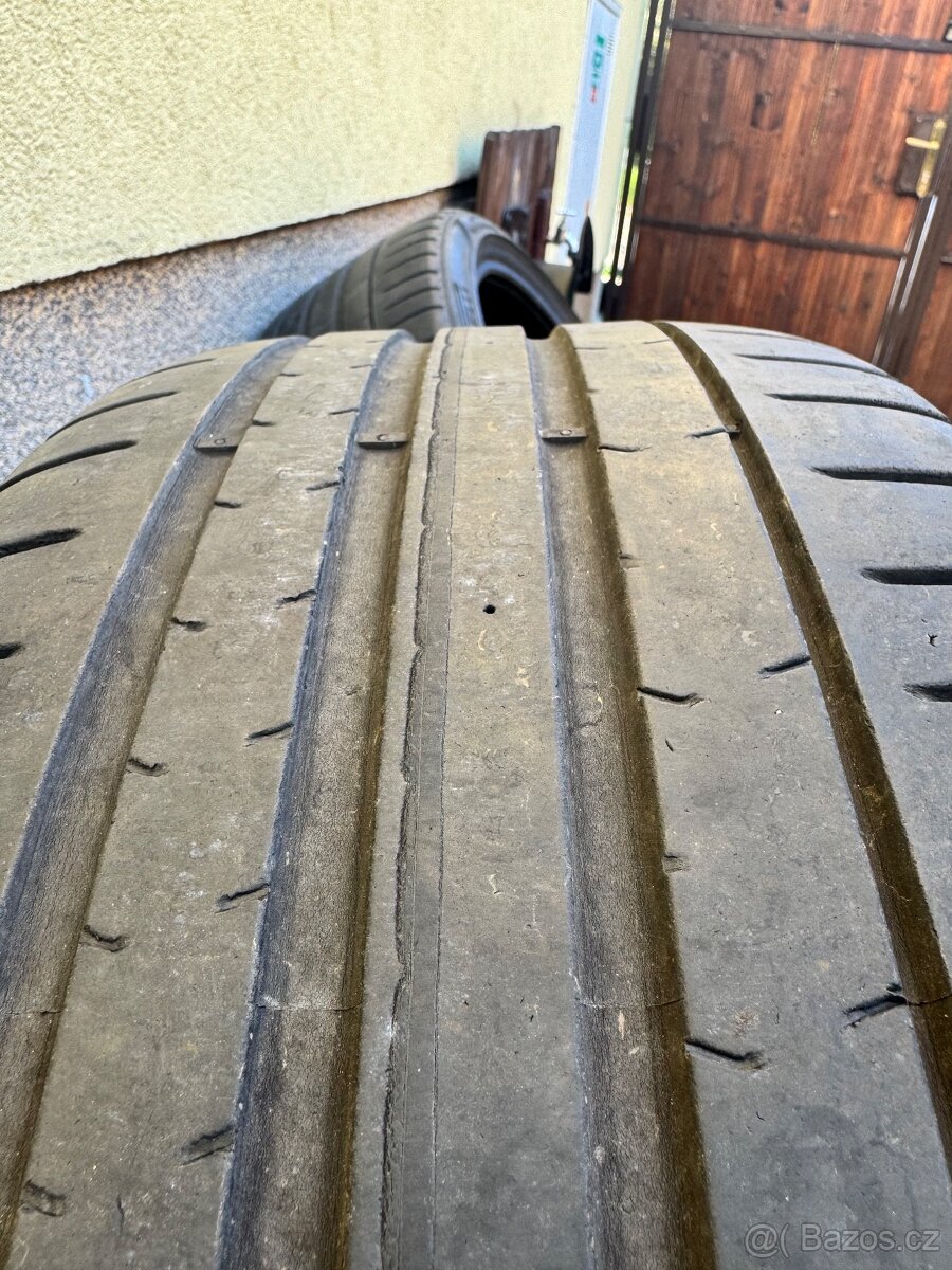 Letní pěnu Pireli P zero - 2