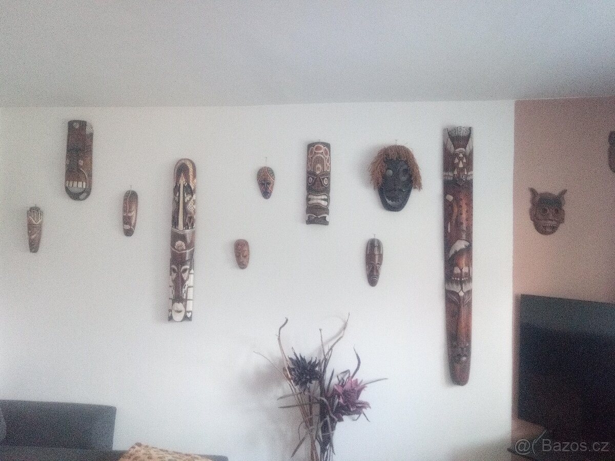 Dřevěné vyřezávané masky - 2