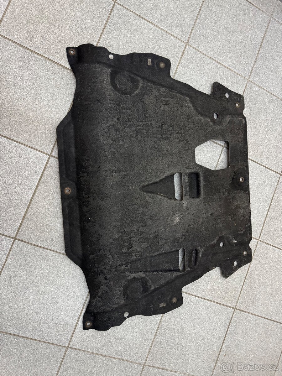 Volvo XC70 II - Kryt pod motor - 2