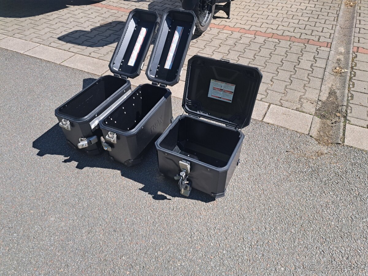 3 x kufr SW-motech - 2