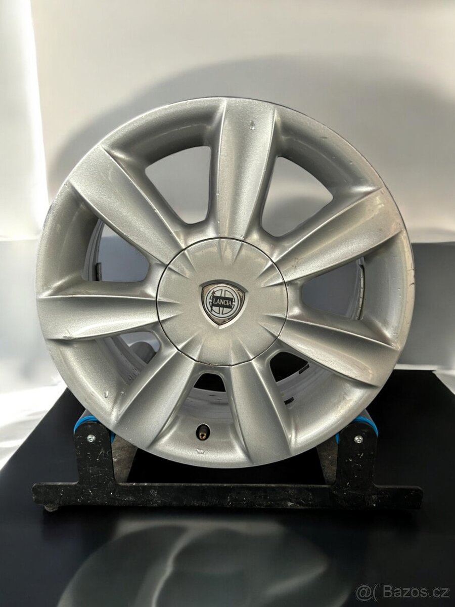 Originální alu kola Lancia 4x98 r15 - 2