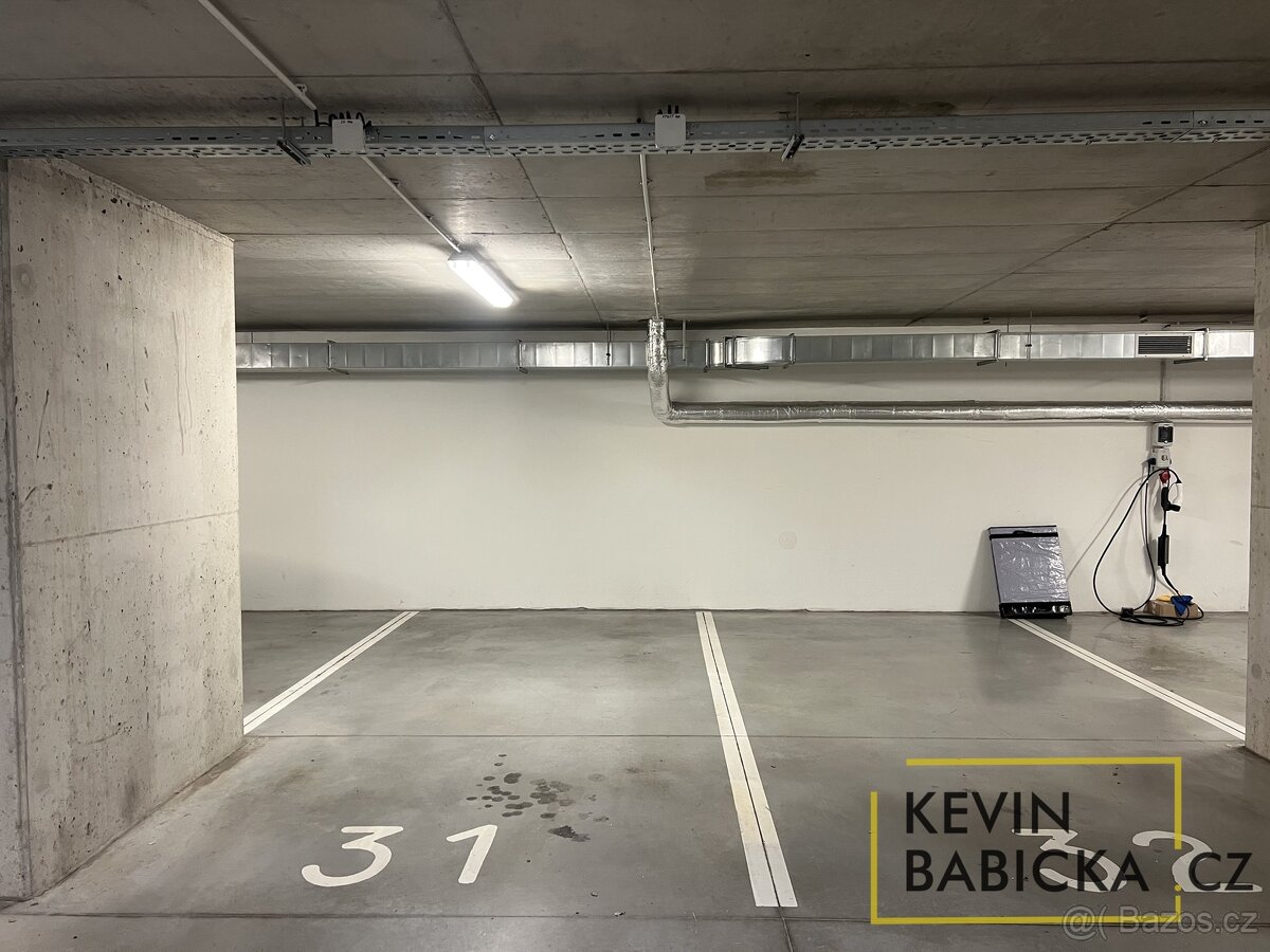 Pronájem garážového stání, ul. Kumpoštova, Brno - 2