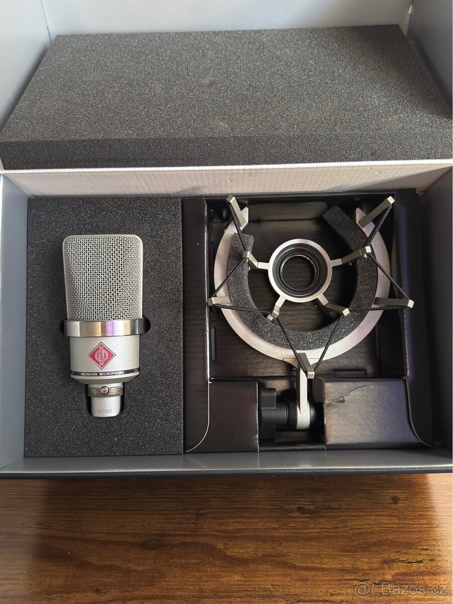 NEUMANN TLM 102 STUDIO + Universal Audio Volt 1 - 2