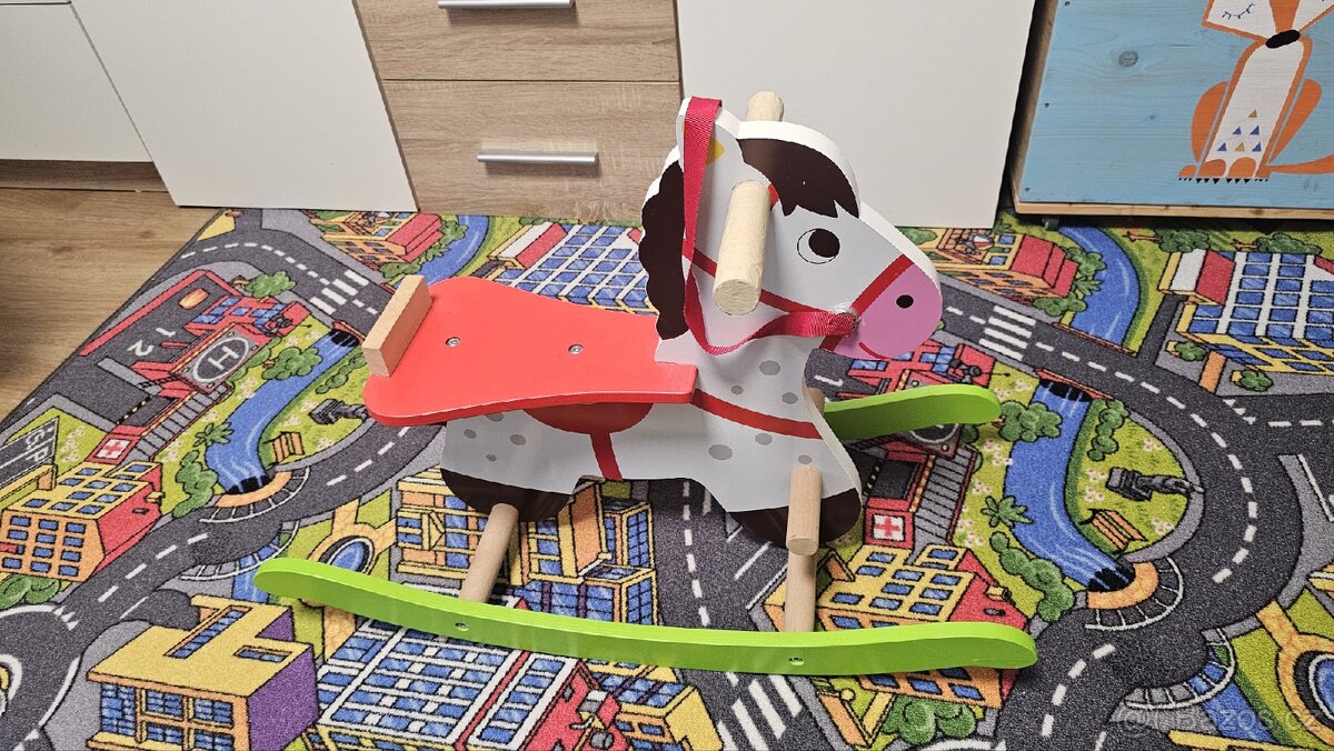 Konik -houpaci koník - 2