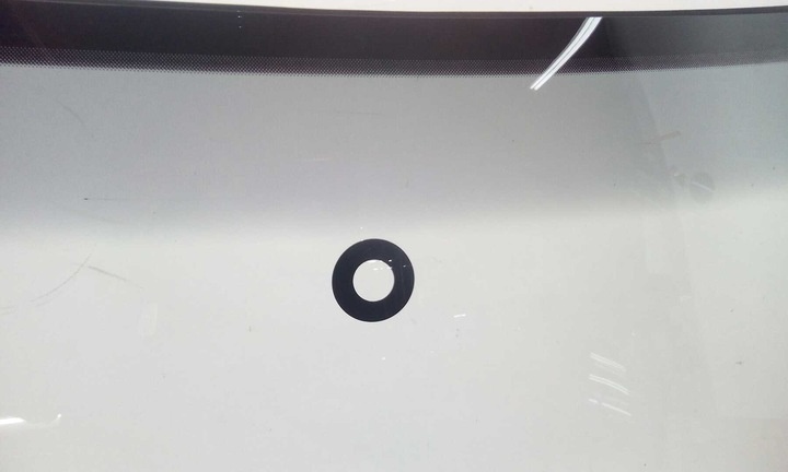 VW Polo čelní sklo - 2