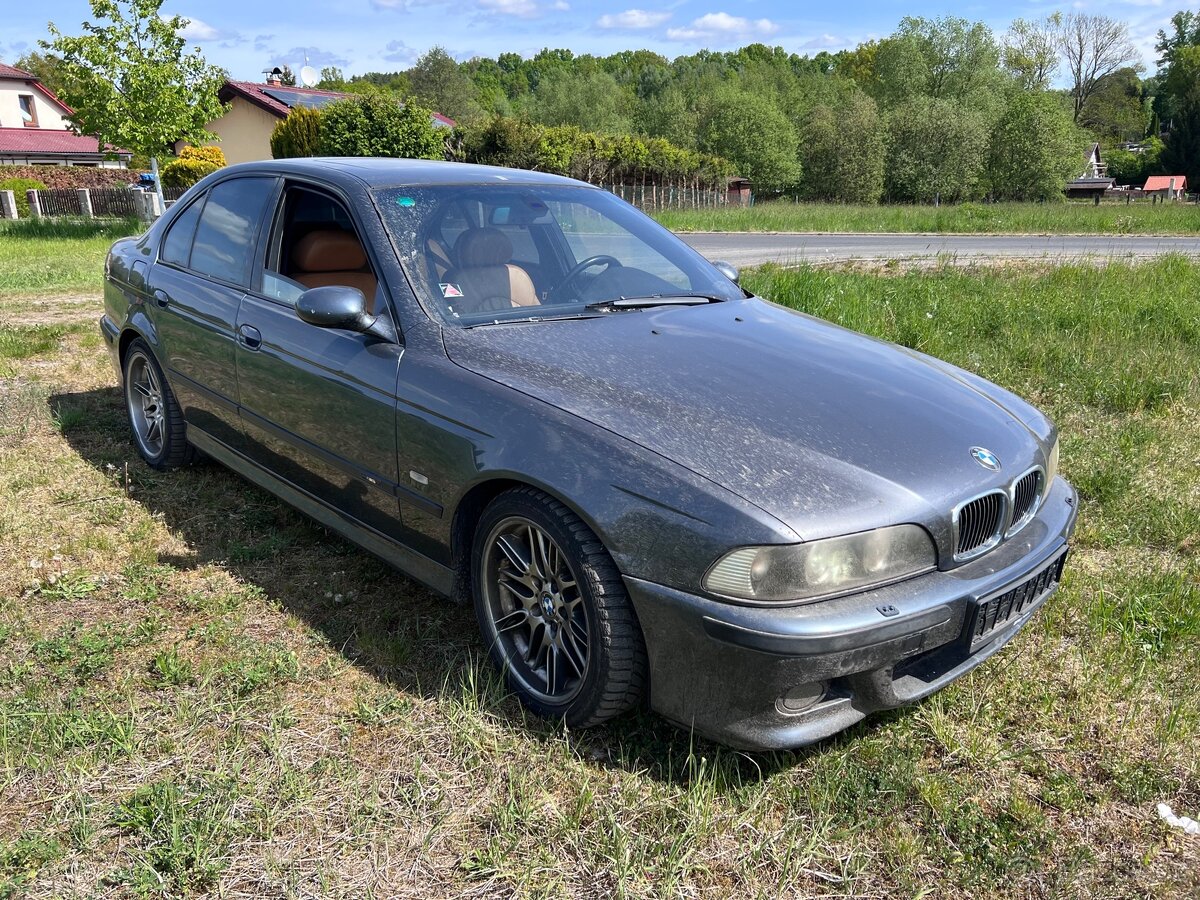 BMW E39 M5 - 2