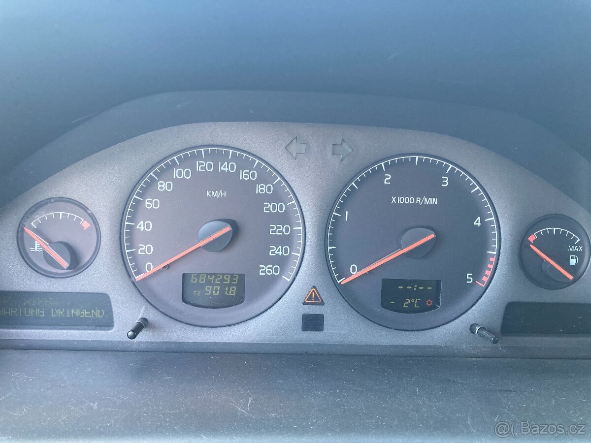 Volvo V70 D5 2.4 bez STK - 2