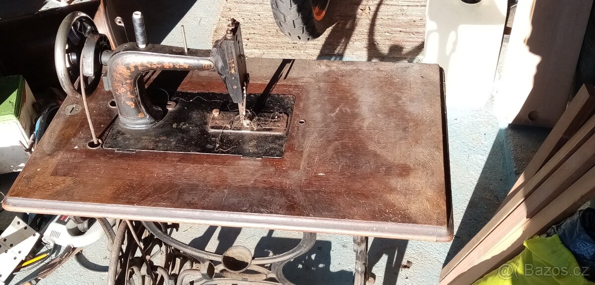 Prodám šicí stroje Singer - 2