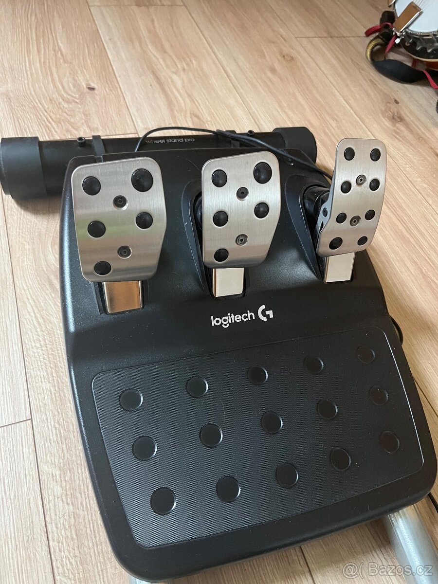 Herní volant Logitech G29 se stojanem - 2