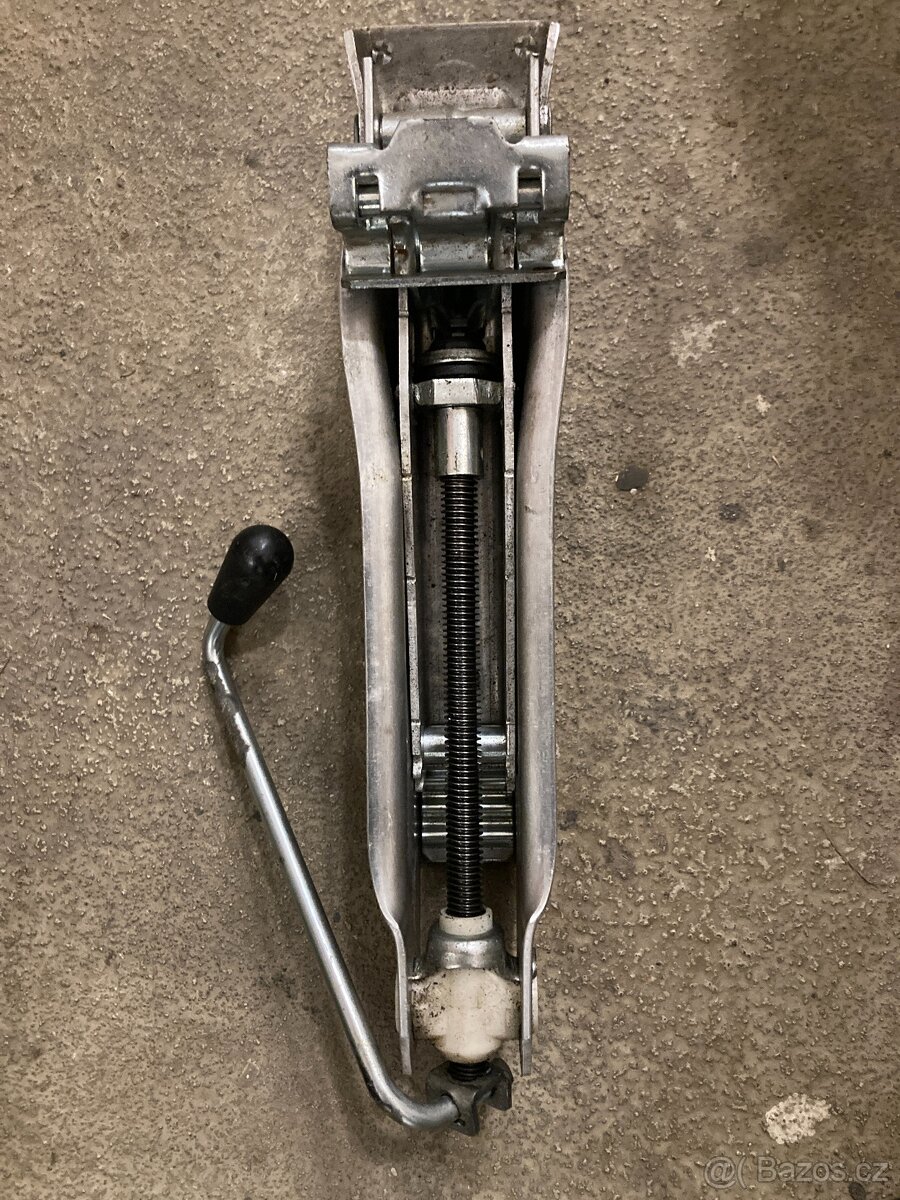 Hever / zvedák auta - 8L0011031A - 2