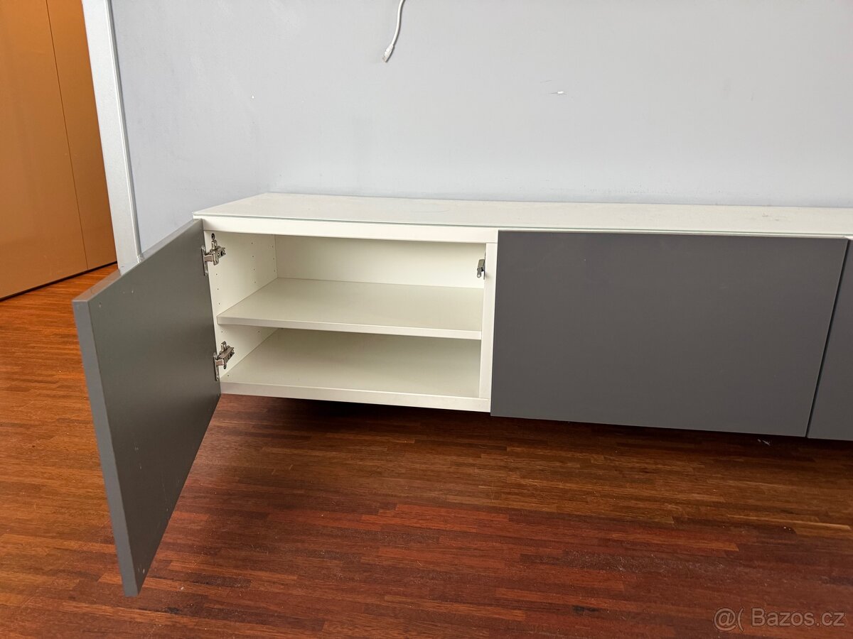 Skřínka pod TV - 2