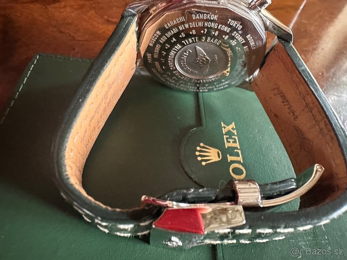 Breitling Navitimer World - 2