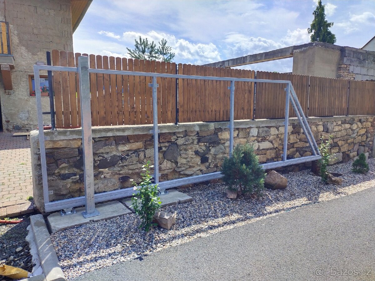 Samonosná pojezdová brána - 2