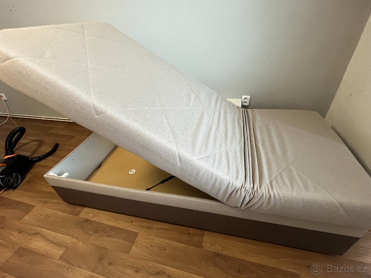 Postel (válenda) se zdravotní matrací - 2