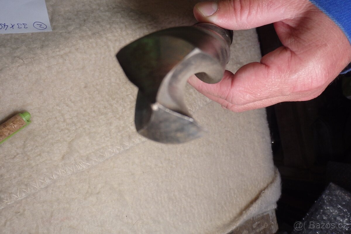 Příslušenství k soustruhu: vrták, nože, - 2