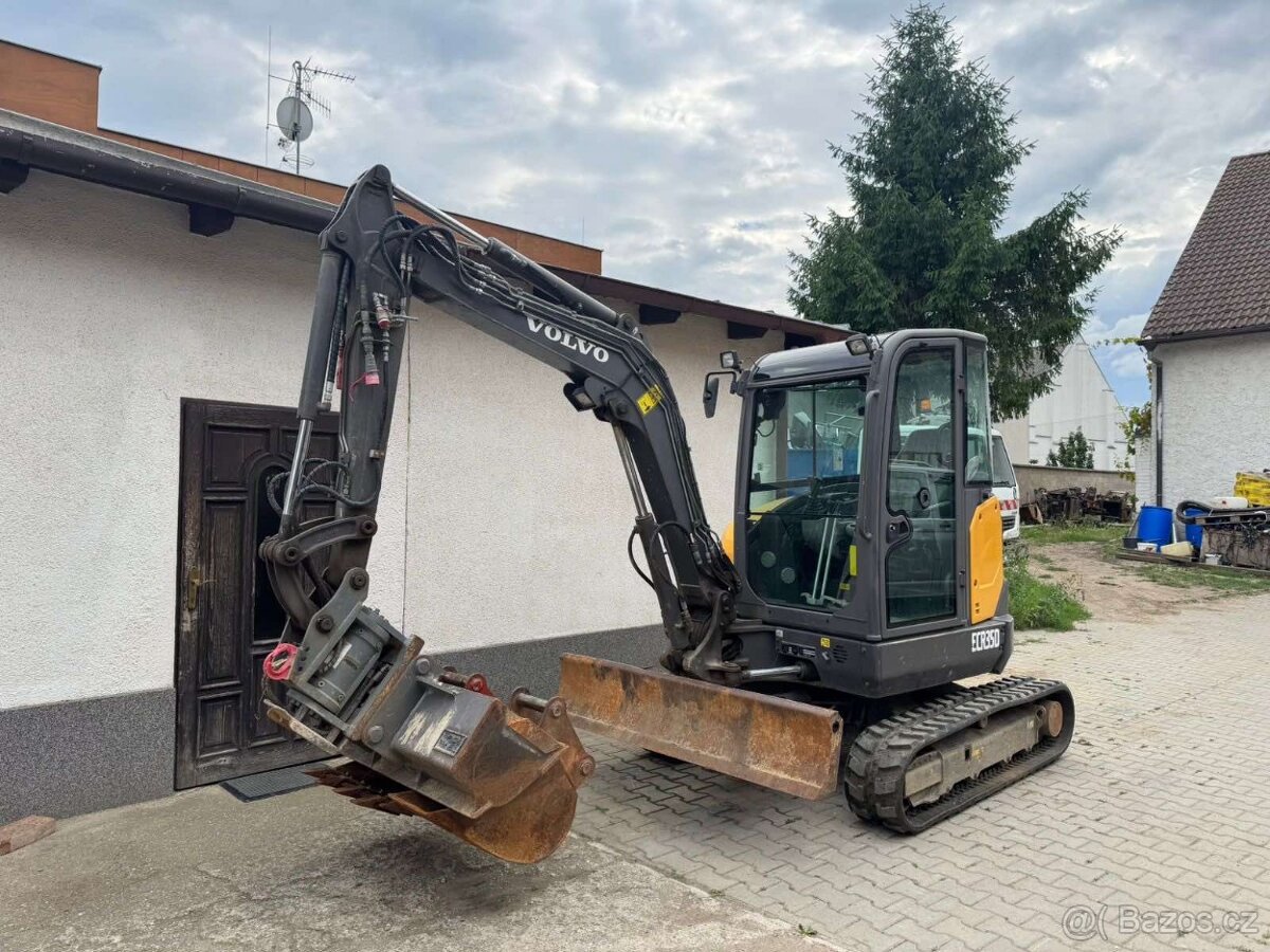 Pásový bagr Minibagr Volvo ECR35D - 2