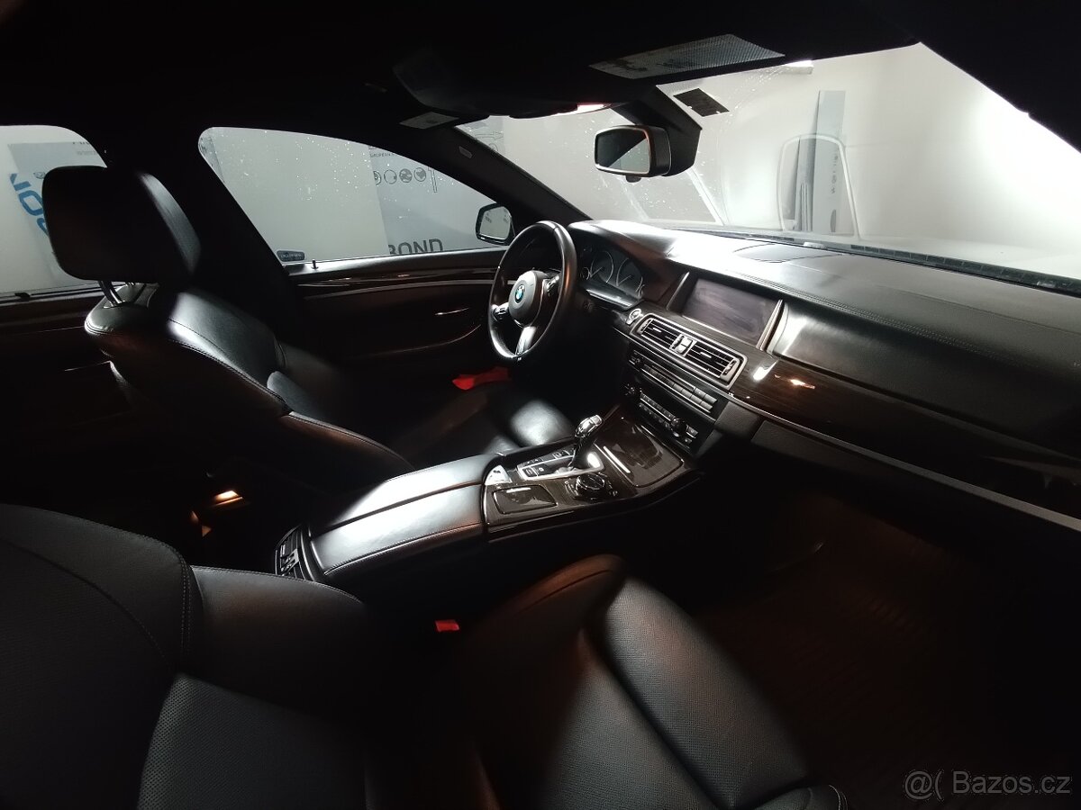 BMW 550i sedan - 2