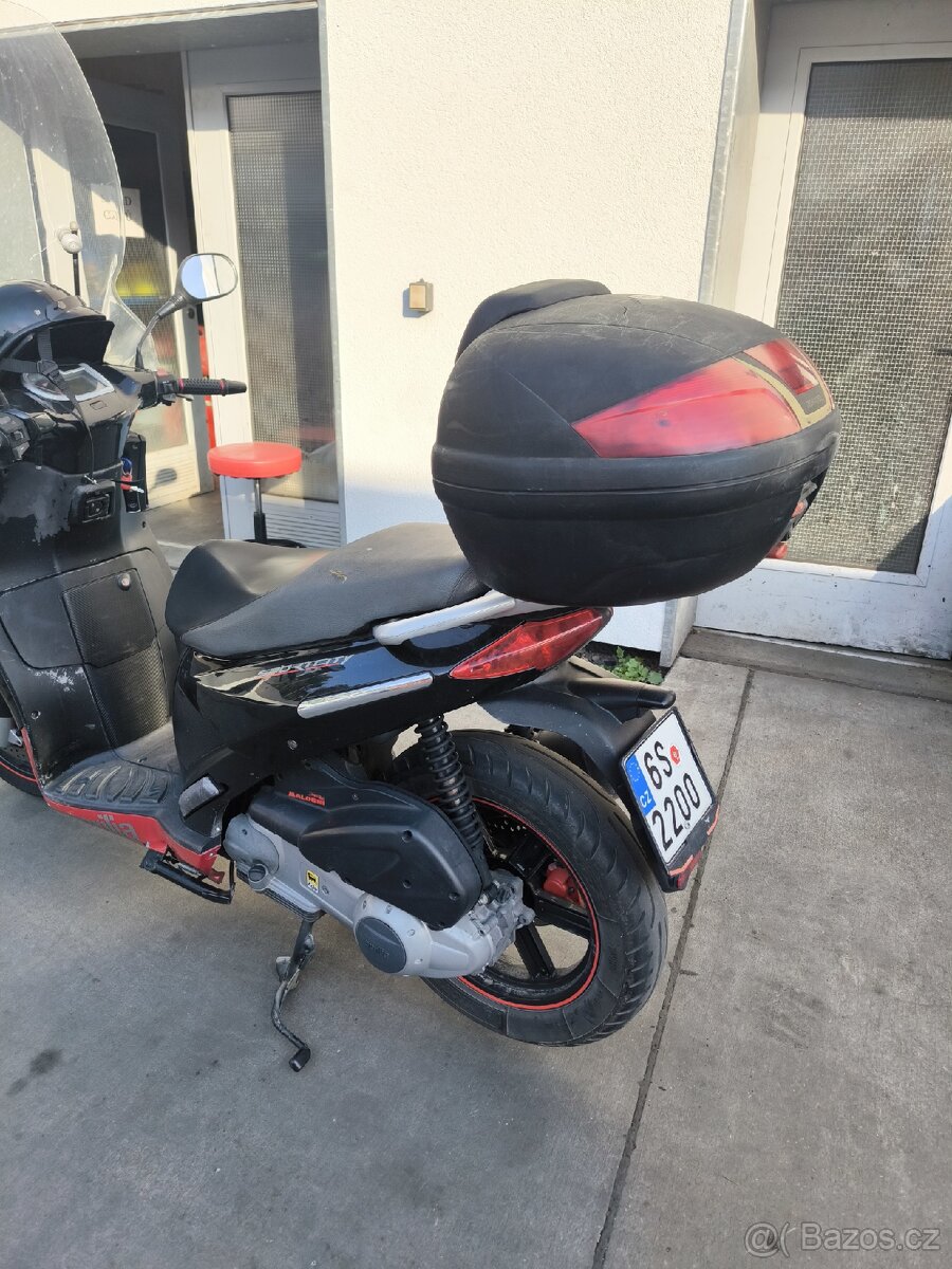 Aprilia Spotrcity 250 ie - 2