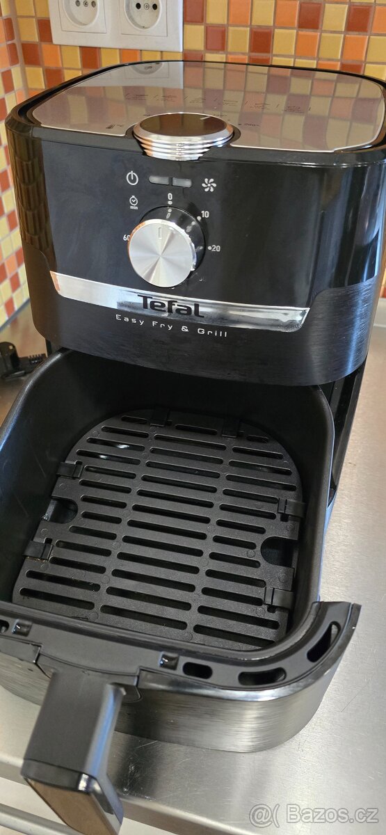Horkovzdušná fritéza - Tefal Easy Fry & Grill - 2