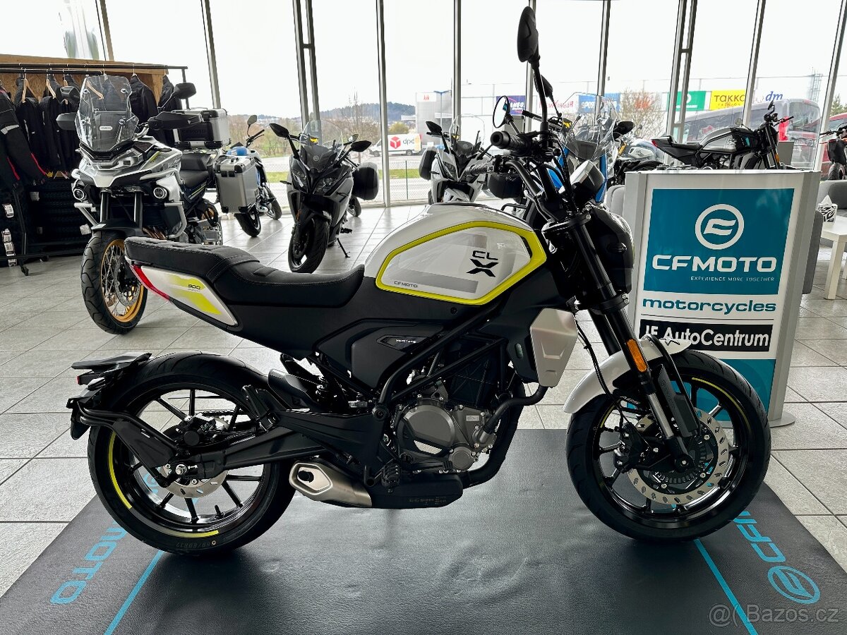 CFMOTO 300 CLX - bílá,černá AKCE helma - 2