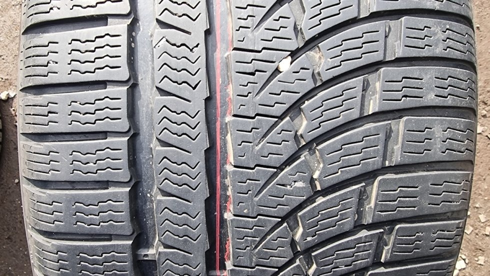 Zimní pneumatika 255/35/19 Nokian - 2