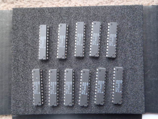 Sada pamětí historický počítač 11x MT5C6405 -25 - 2
