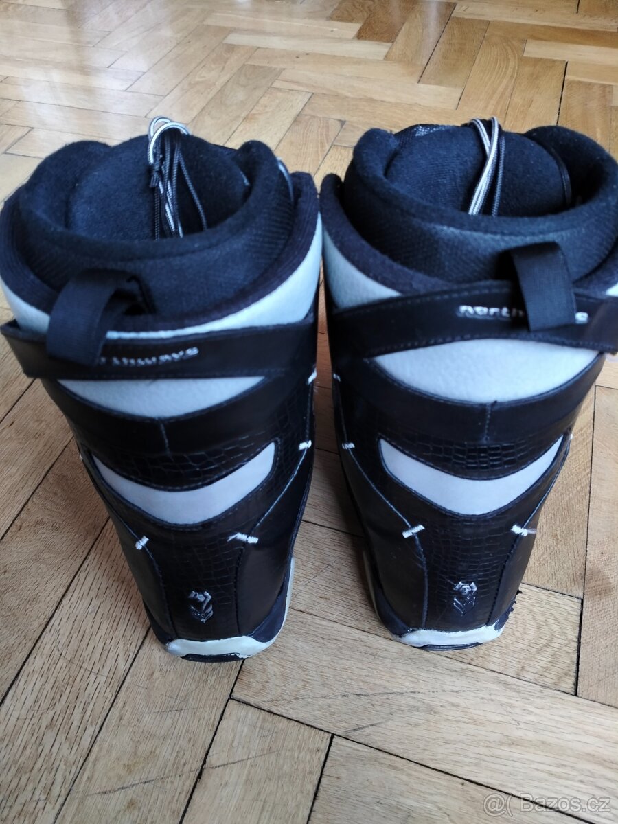 Snowboard, boty, helma - 2