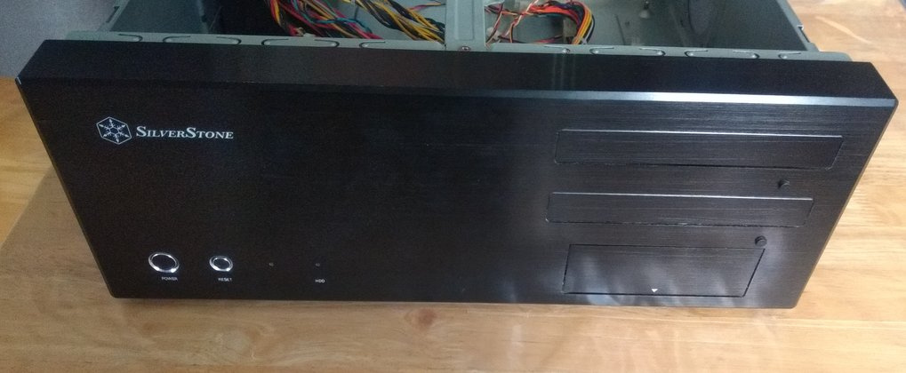 Prodám PC skříň SilverStone - 2