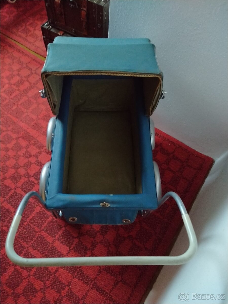 Starožitný kočárek - 2