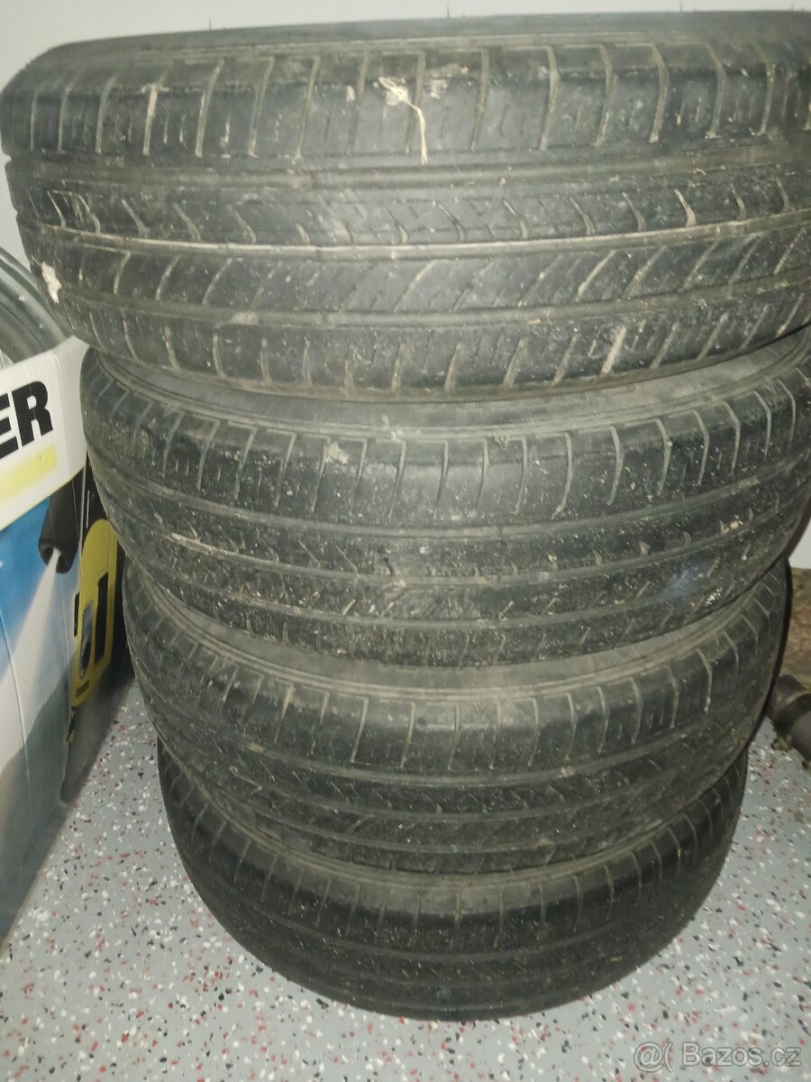 Disky s pneu + poklice - 2