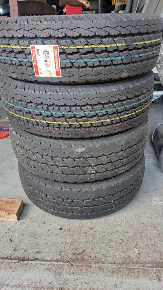 195/70 R15 C Bridgestone - 2
