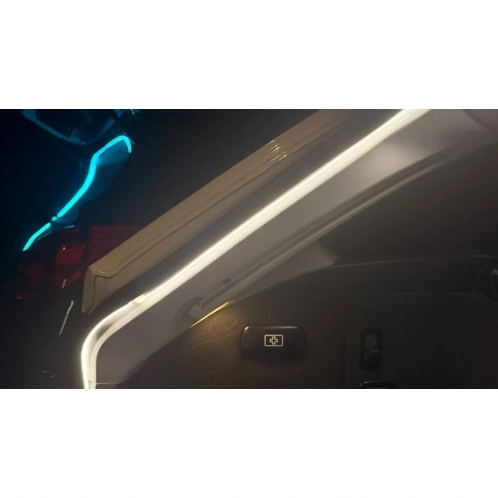 Bílé LED osvětlení kufru auta 4 m - 2