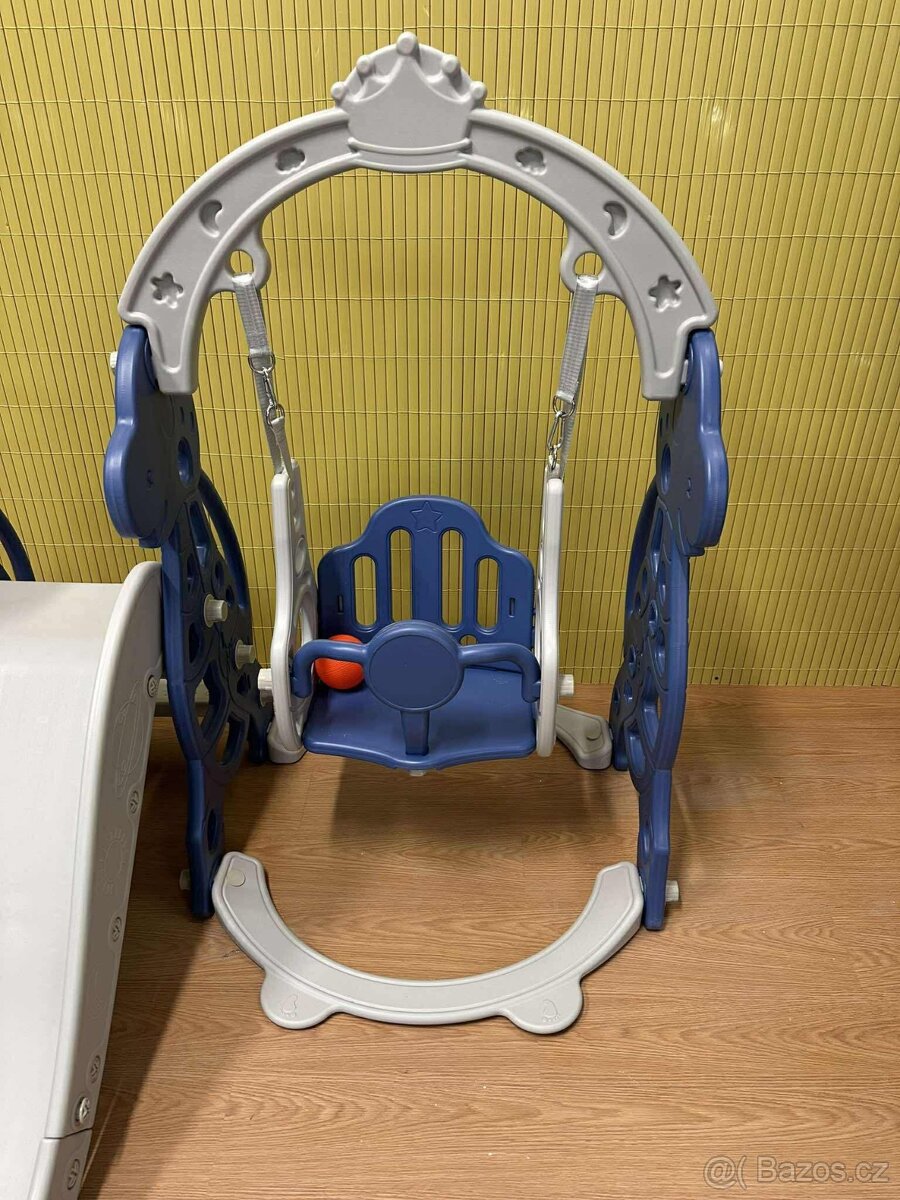 Dětská skluzavka se skládací houpačkou a košem – TOP STAV - 2