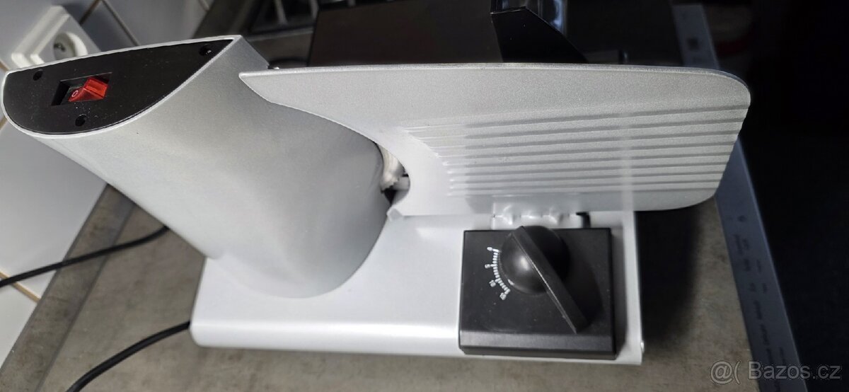 Kráječ na chleba, salámy .... - 2