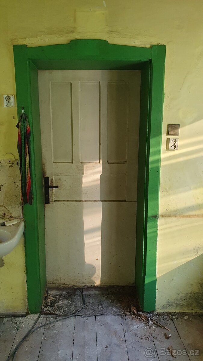 Dřevěné dveře se zárubněmi - 2