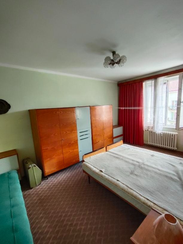 Dlouhodobý pronájem bytu 2+1 v OV 52m2 Sokolovská - Sokolov - 2