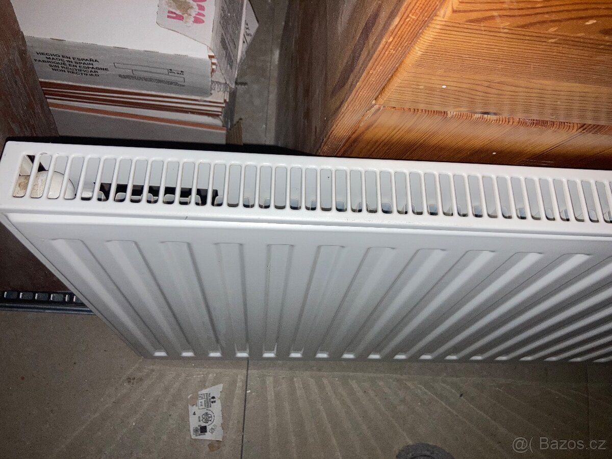 Prodám radiátor 182cm - 2