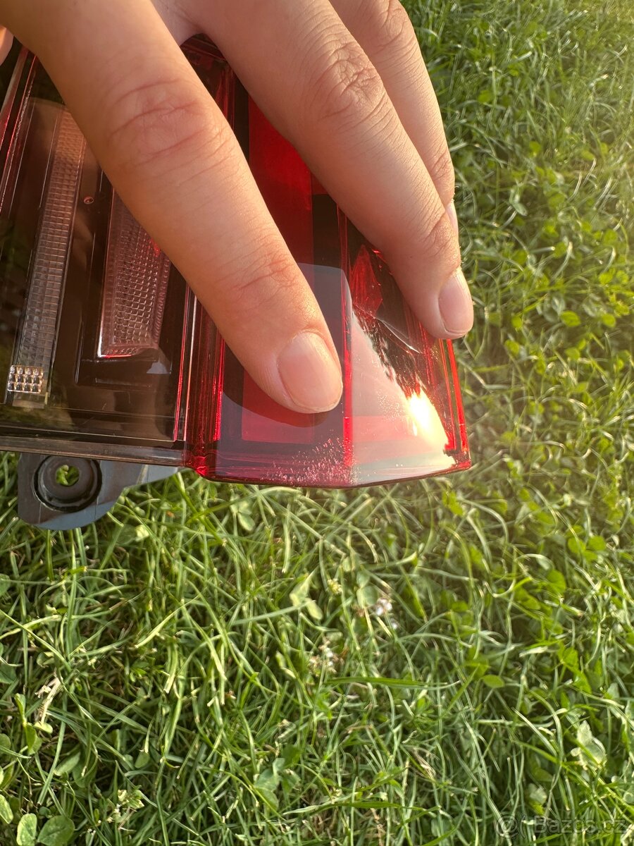 Originální levá zadní vnější svítilna Škoda Octavia 4 combi - 2