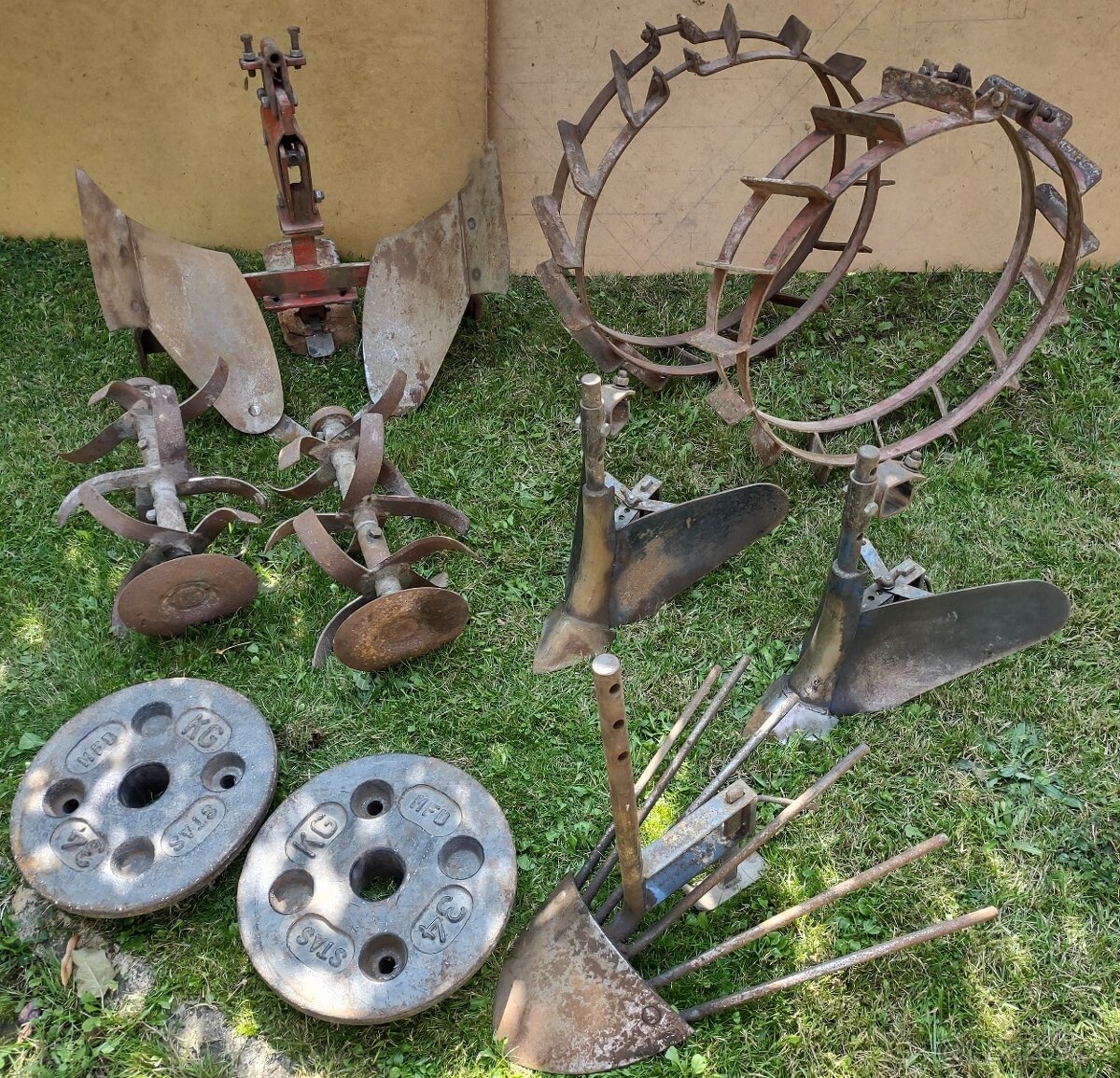 Kultivátor Mountfield MS06 s příslušenstvím - 2