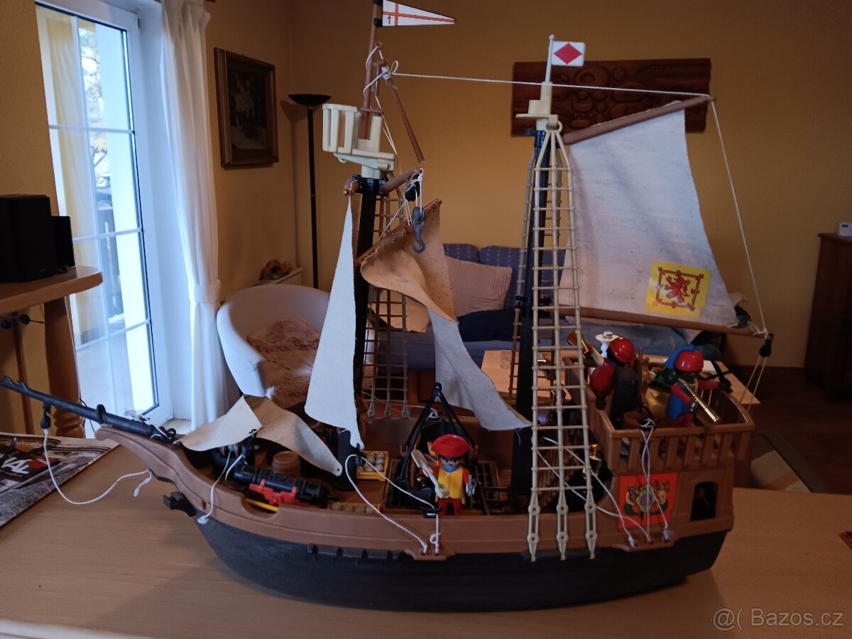 Piratska lod Playmobil 90.leta - 2